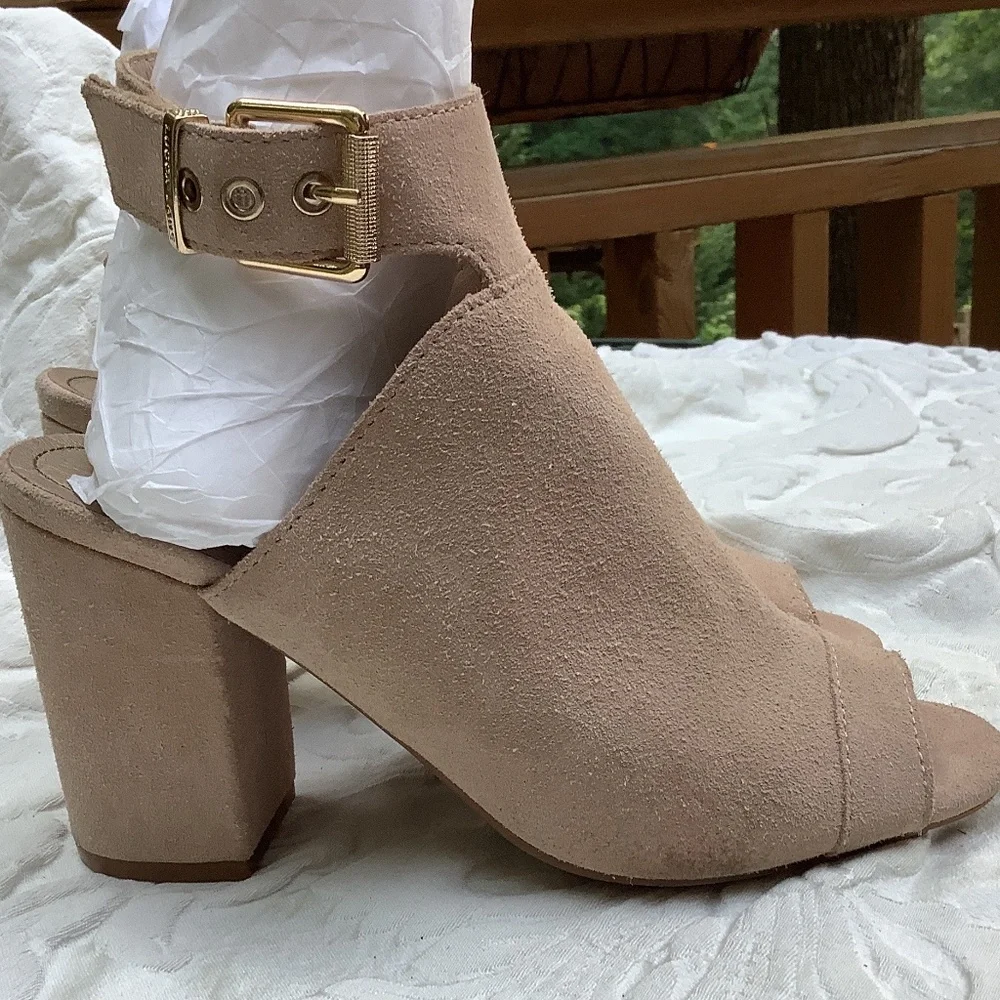Luca Lane Seleste leather ankle‎ block heel buckle peep toe sandals-stalap!